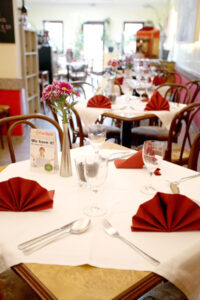 Nehmen Sie Platz im Eiscafé-Pizzeria-Hotel Rialto