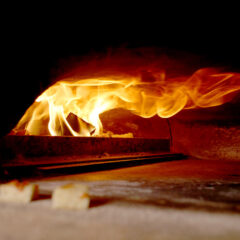 350 Grad Celcius im Steinofen des Eiscafé-Pizzeria-Hotel Rialto